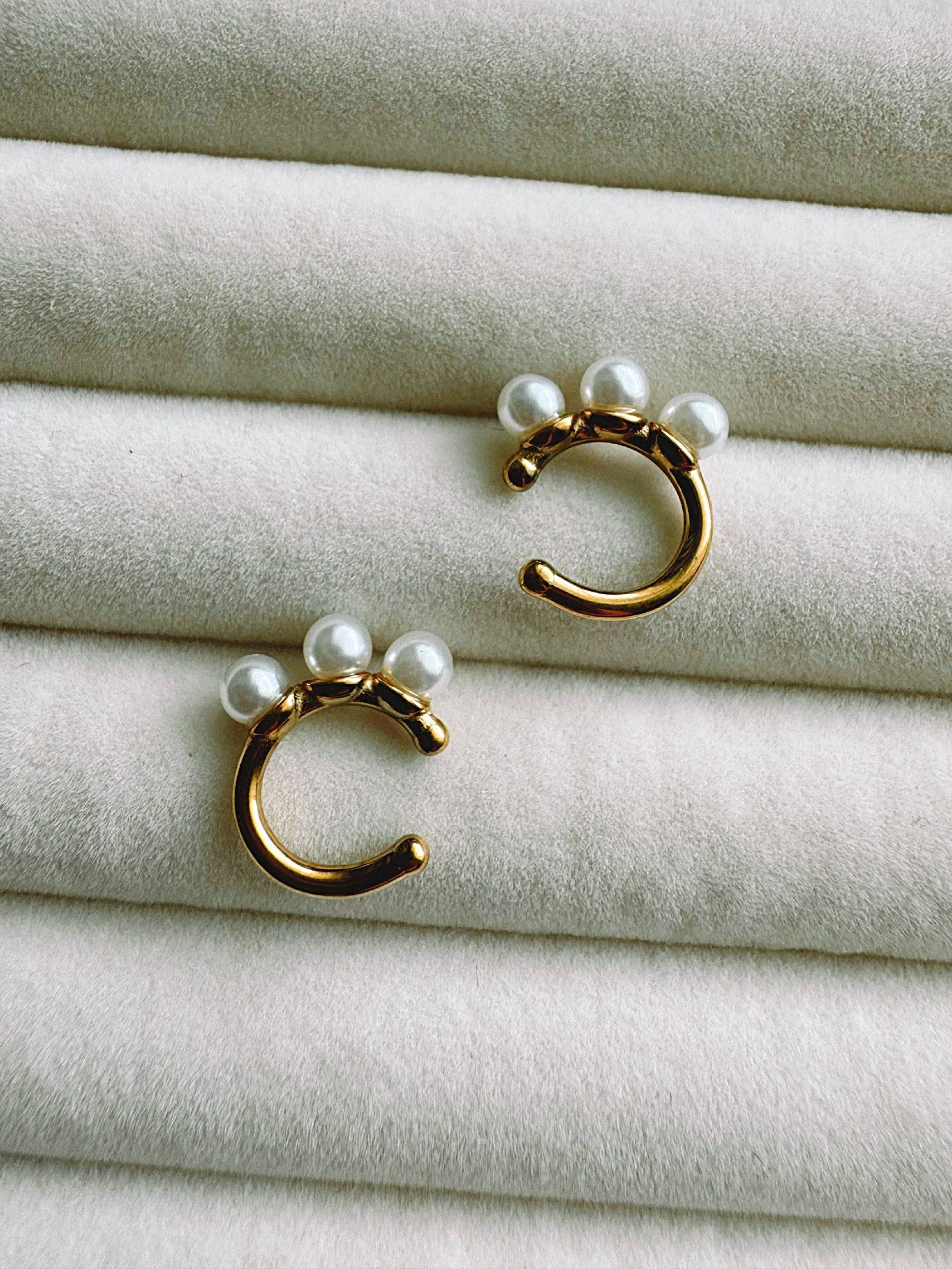 Mini Pearl Ear Cuff